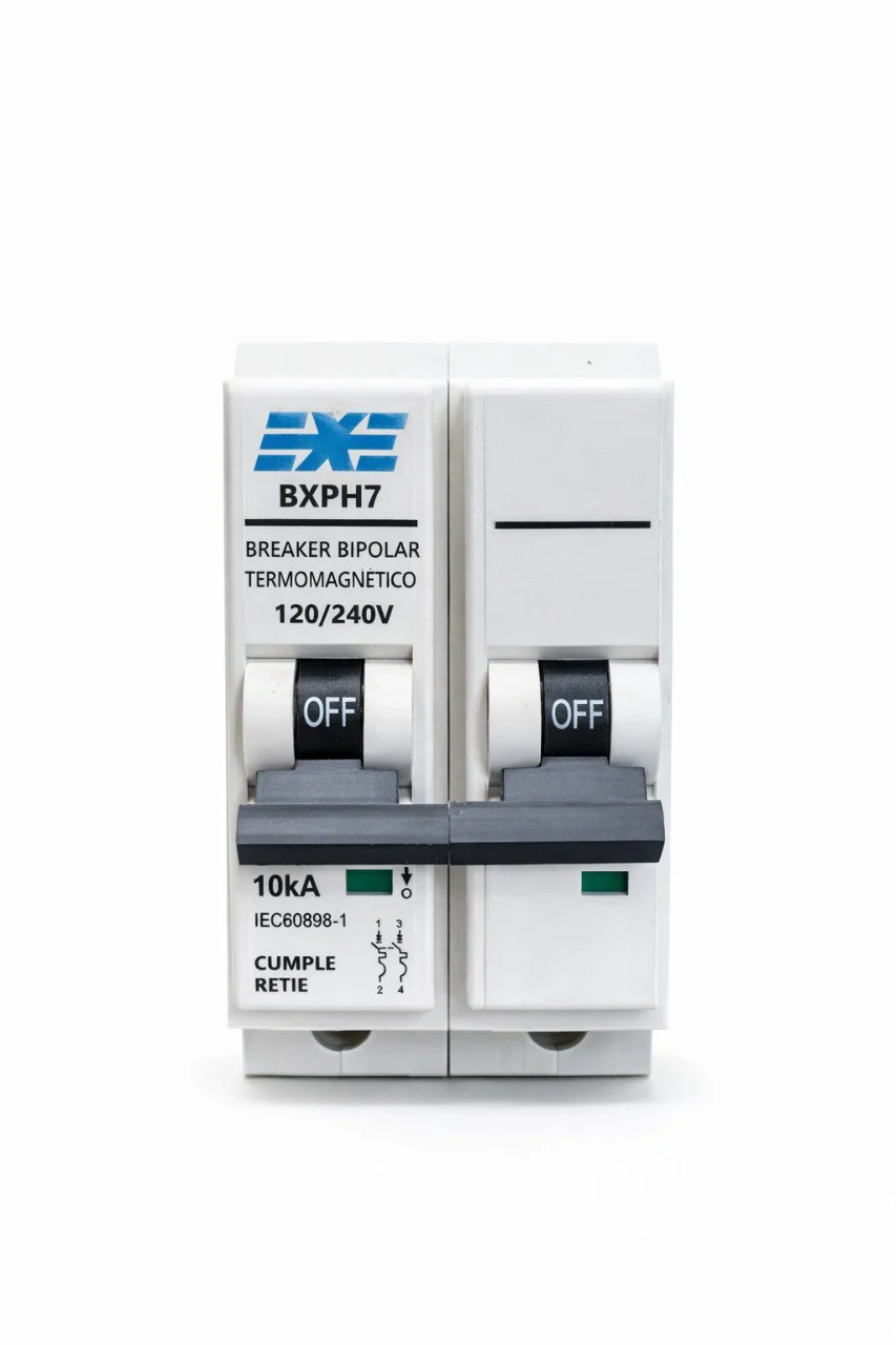 Breaker 2P 40AMP De Empotrar EXE