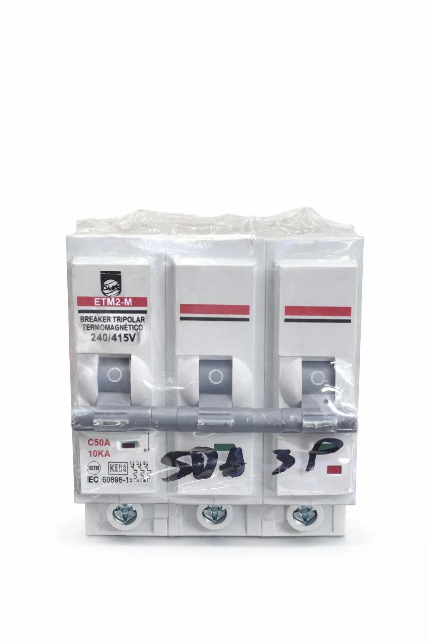 Breaker 3P 50AMP De Empotrar EMT
